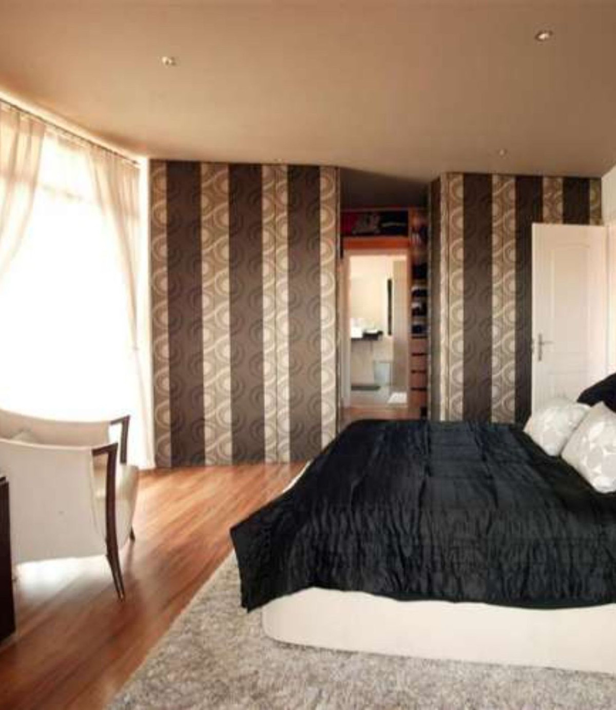 4 Bed Townhouse for sale in Nueva Andalucía Costa Del Sol, Málaga, Spain