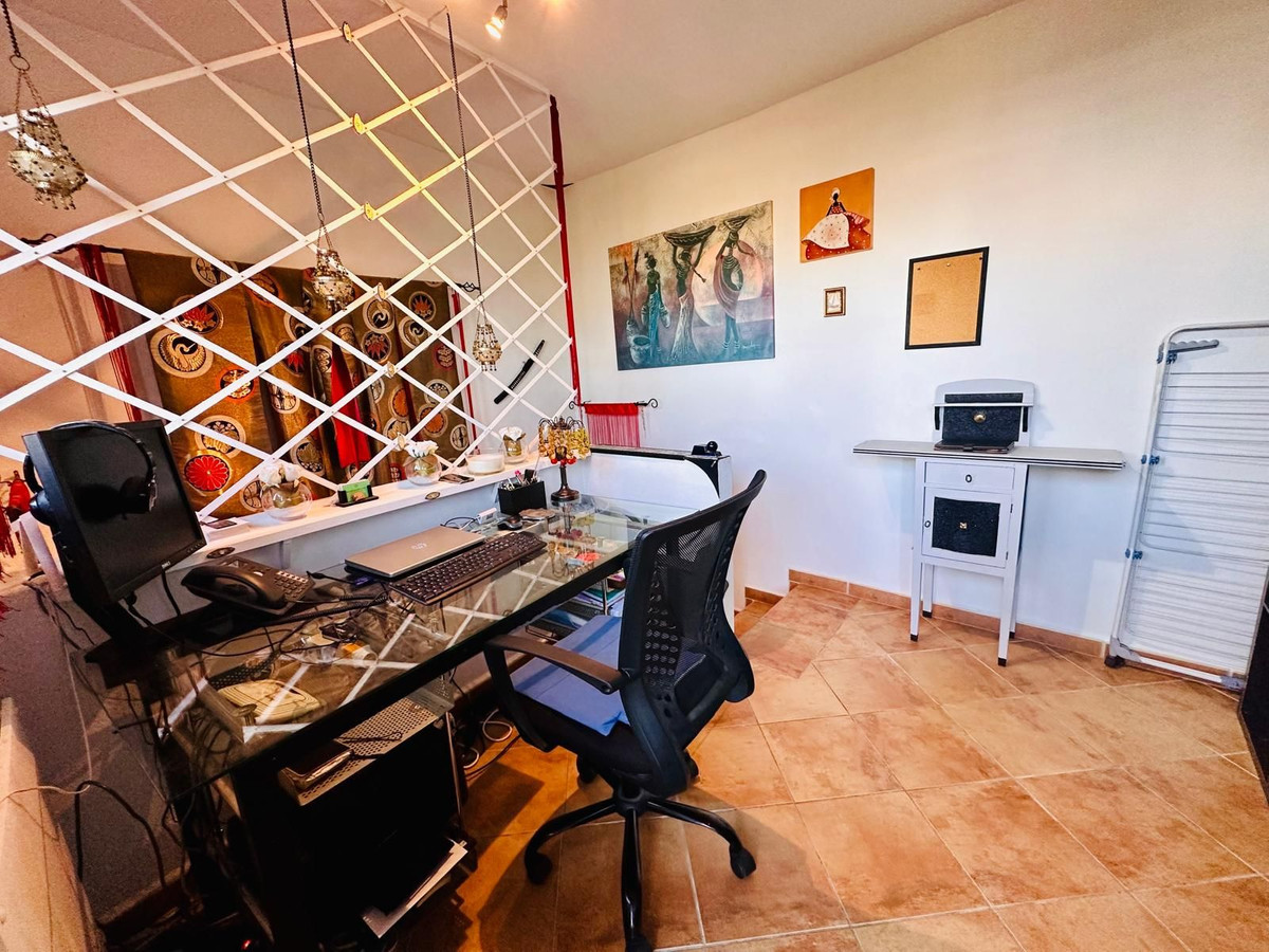 3 Bed Townhouse for sale in Tolox Costa Del Sol, Málaga, Spain