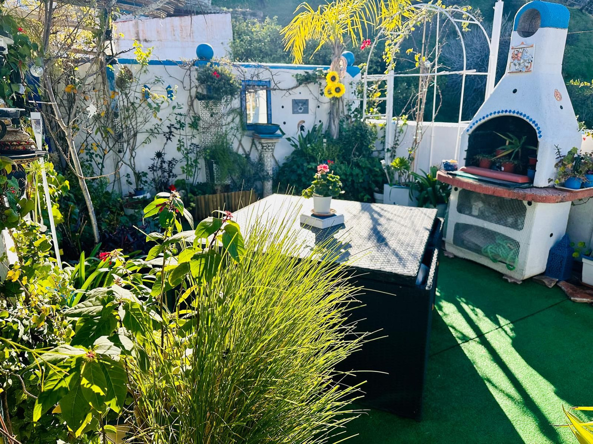 3 Bed Townhouse for sale in Tolox Costa Del Sol, Málaga, Spain