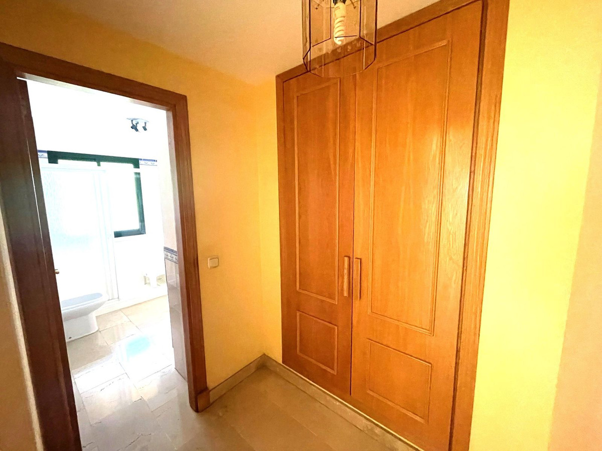 Se vende Apartamento Planta Media de 3 dormitorios en Costa Del Sol, Málaga, España