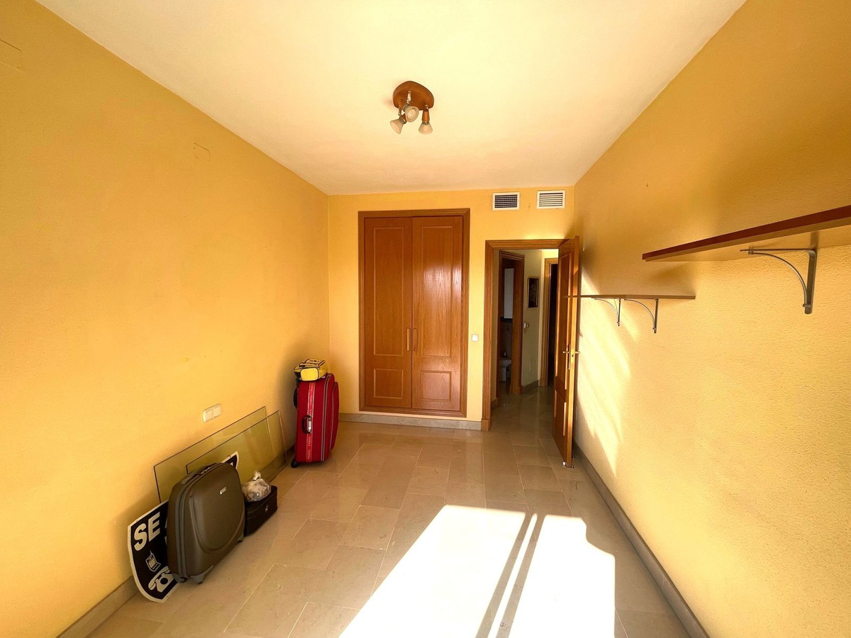 Se vende Apartamento Planta Media de 3 dormitorios en Costa Del Sol, Málaga, España