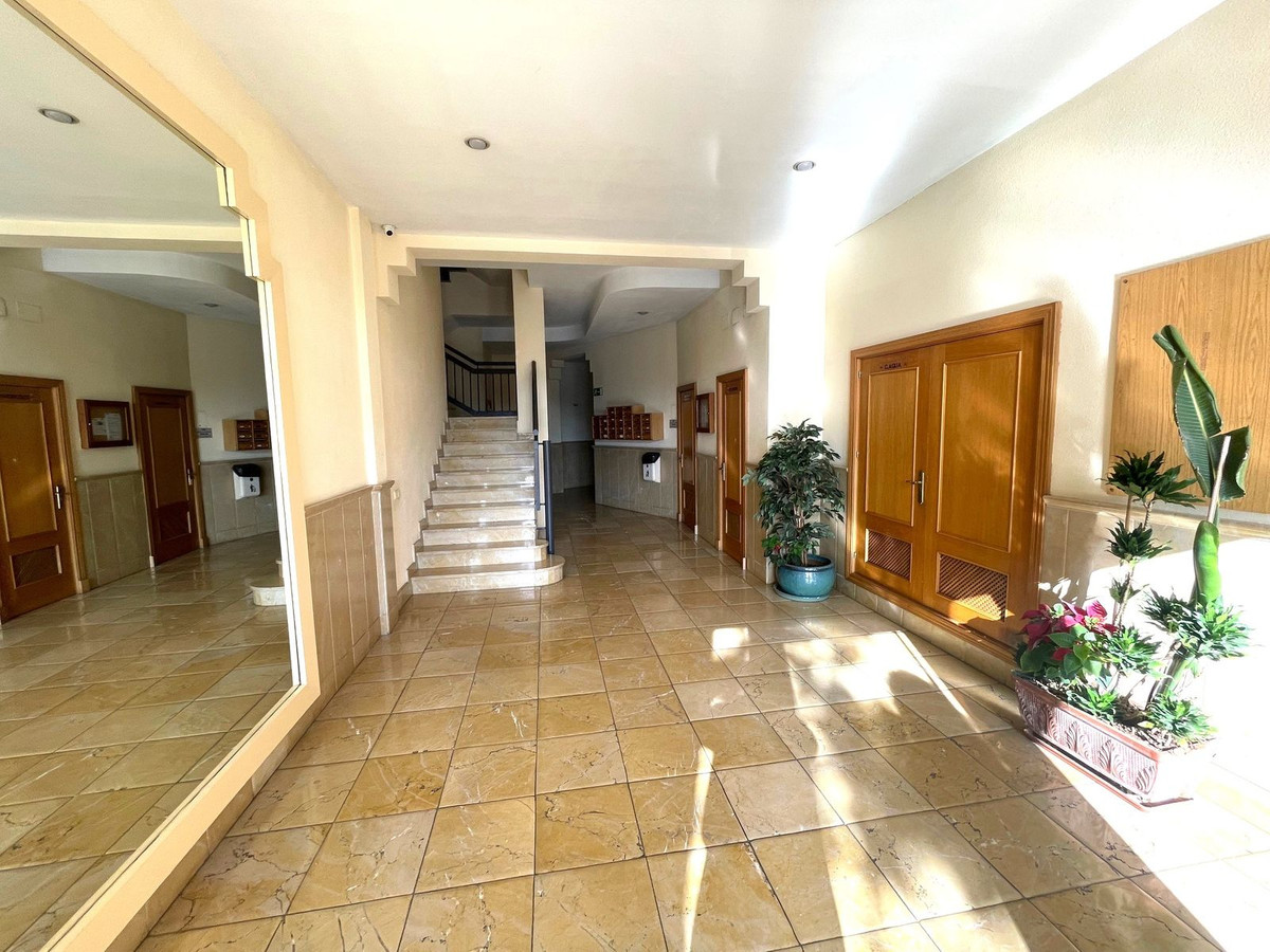 Se vende Apartamento Planta Media de 3 dormitorios en Costa Del Sol, Málaga, España