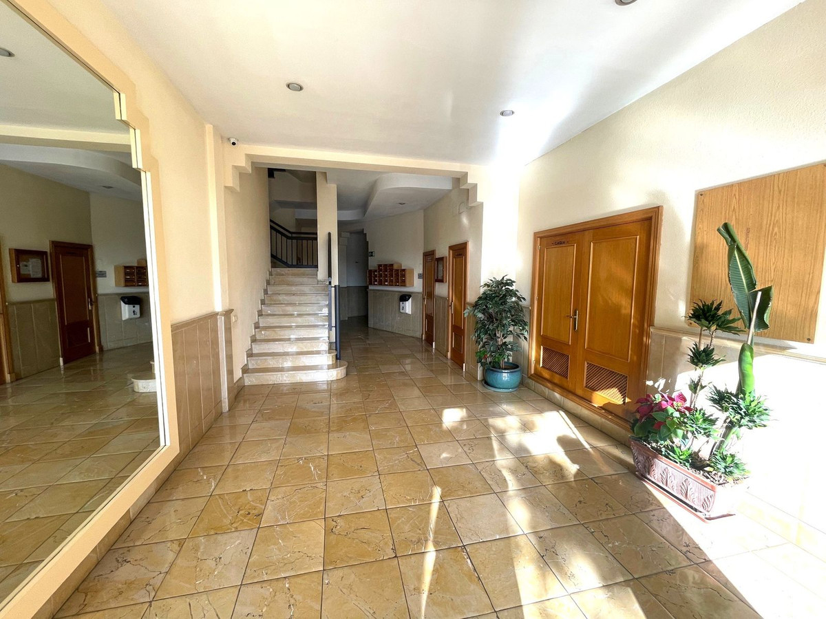 Se vende Apartamento Planta Media de 3 dormitorios en Costa Del Sol, Málaga, España
