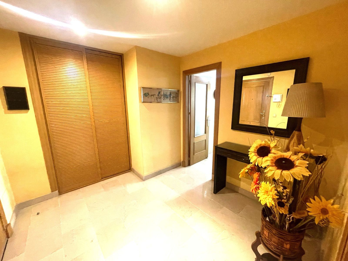 Se vende Apartamento Planta Media de 3 dormitorios en Costa Del Sol, Málaga, España