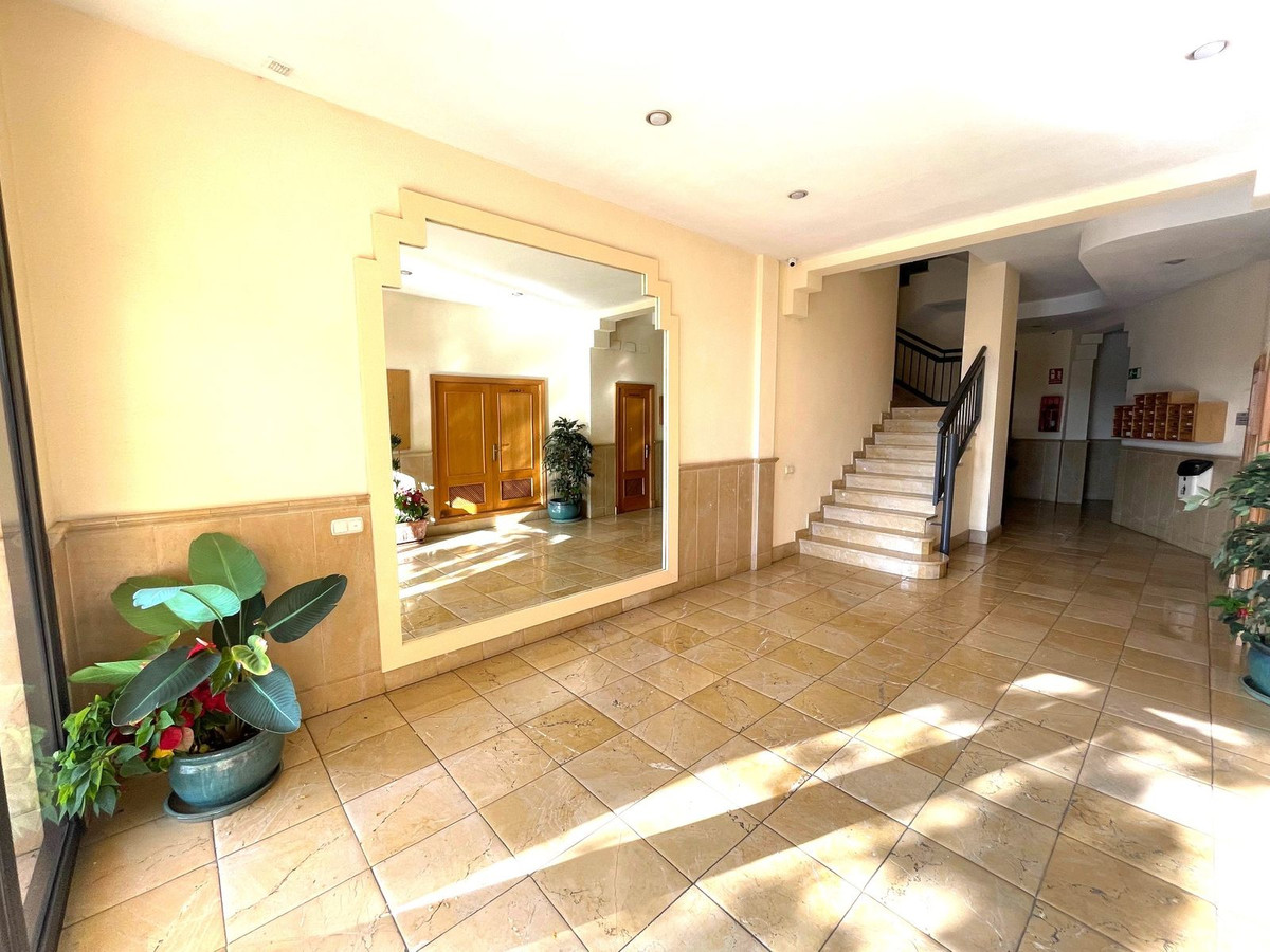 Se vende Apartamento Planta Media de 3 dormitorios en Costa Del Sol, Málaga, España