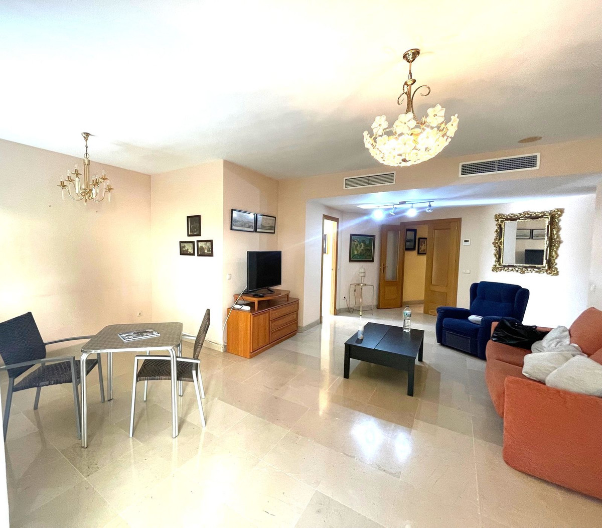 Se vende Apartamento Planta Media de 3 dormitorios en Costa Del Sol, Málaga, España