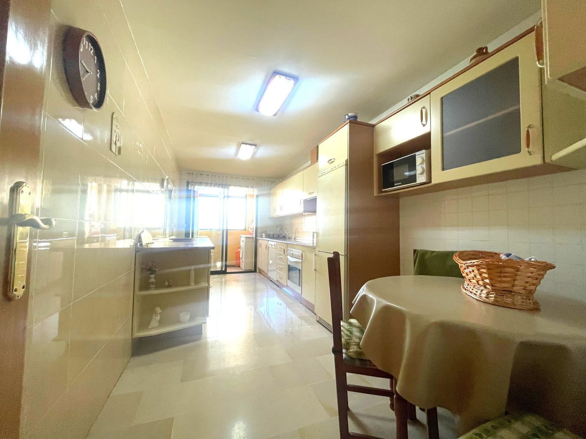 Se vende Apartamento Planta Media de 3 dormitorios en Costa Del Sol, Málaga, España