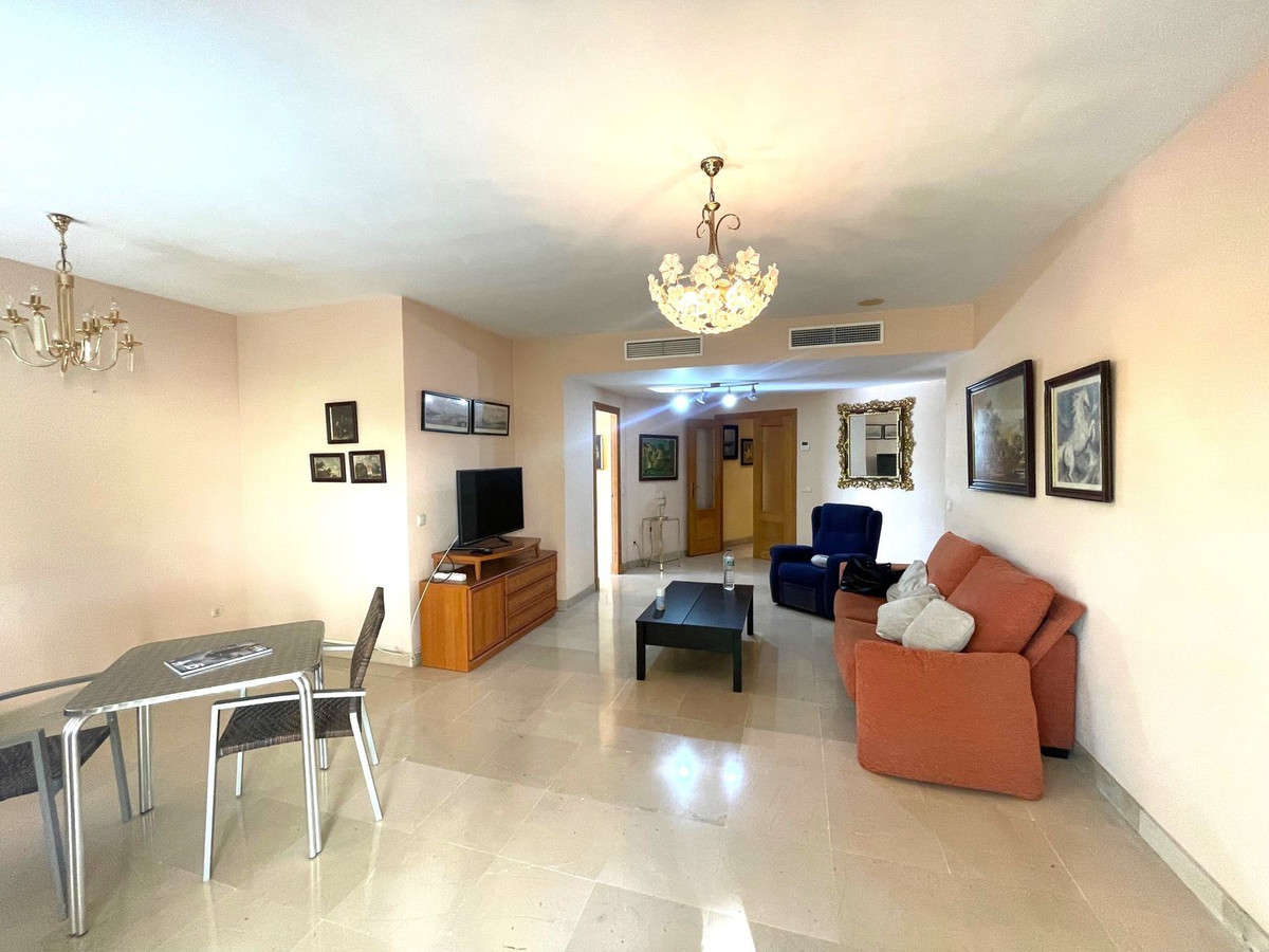 Se vende Apartamento Planta Media de 3 dormitorios en Costa Del Sol, Málaga, España