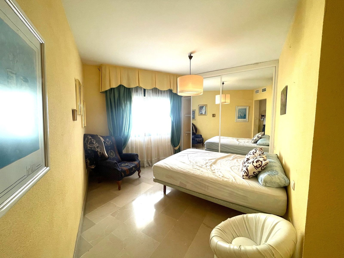 Se vende Apartamento Planta Media de 3 dormitorios en Costa Del Sol, Málaga, España
