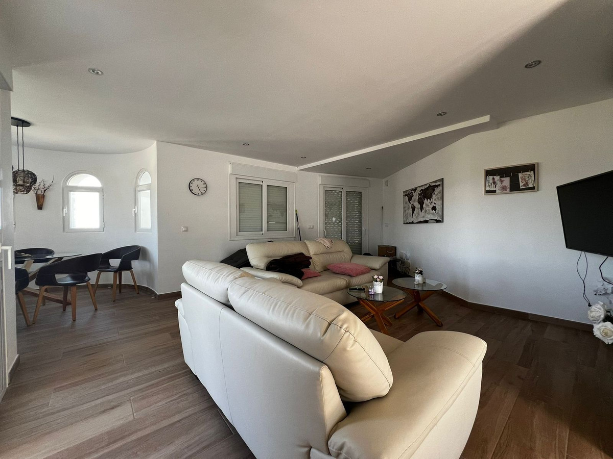 4 Bed Townhouse for sale in Estepona Costa Del Sol, Málaga, Spain