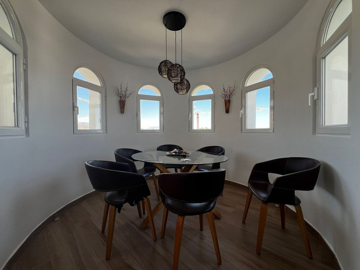 4 Bed Townhouse for sale in Estepona Costa Del Sol, Málaga, Spain
