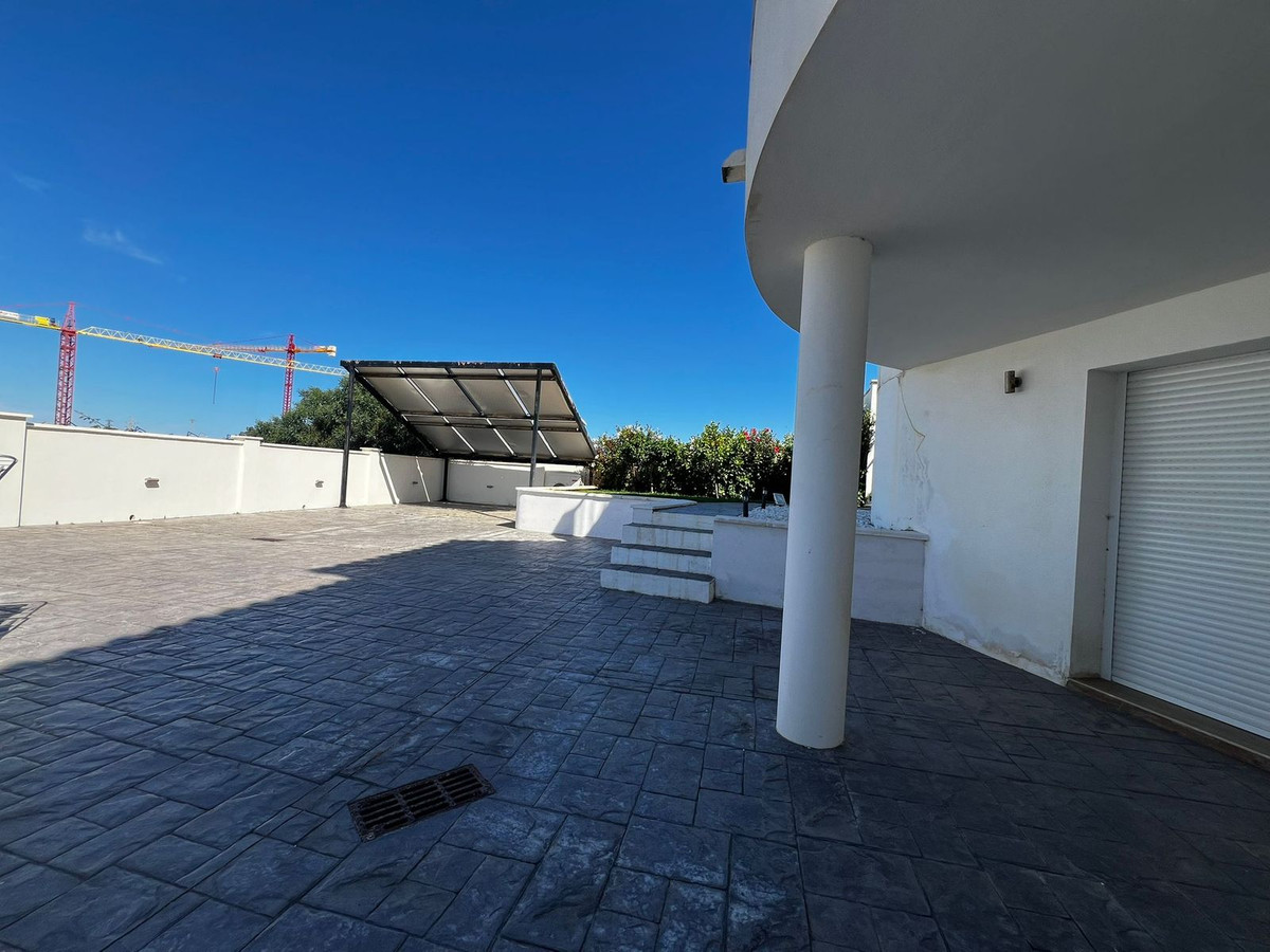 4 Bed Townhouse for sale in Estepona Costa Del Sol, Málaga, Spain
