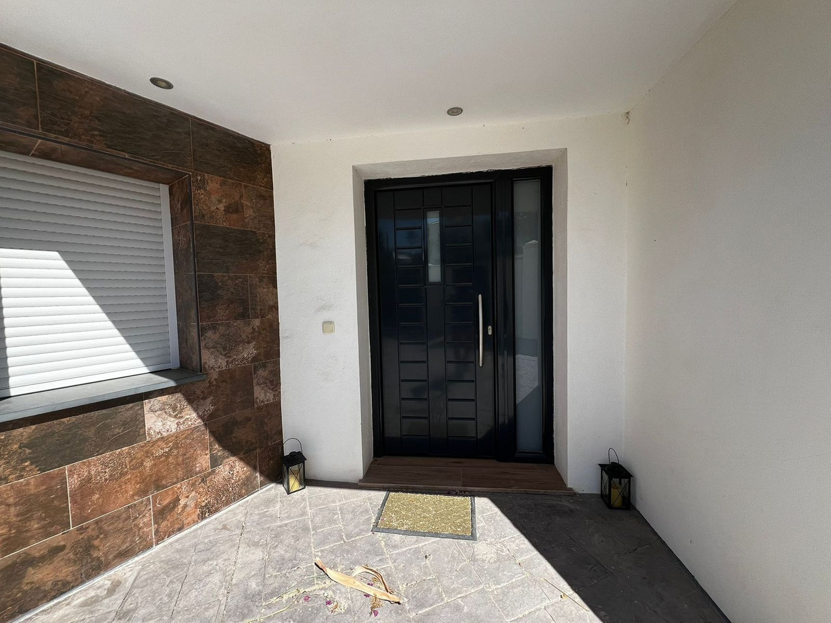 4 Bed Townhouse for sale in Estepona Costa Del Sol, Málaga, Spain