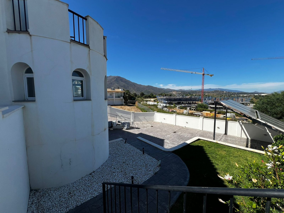 4 Bed Townhouse for sale in Estepona Costa Del Sol, Málaga, Spain