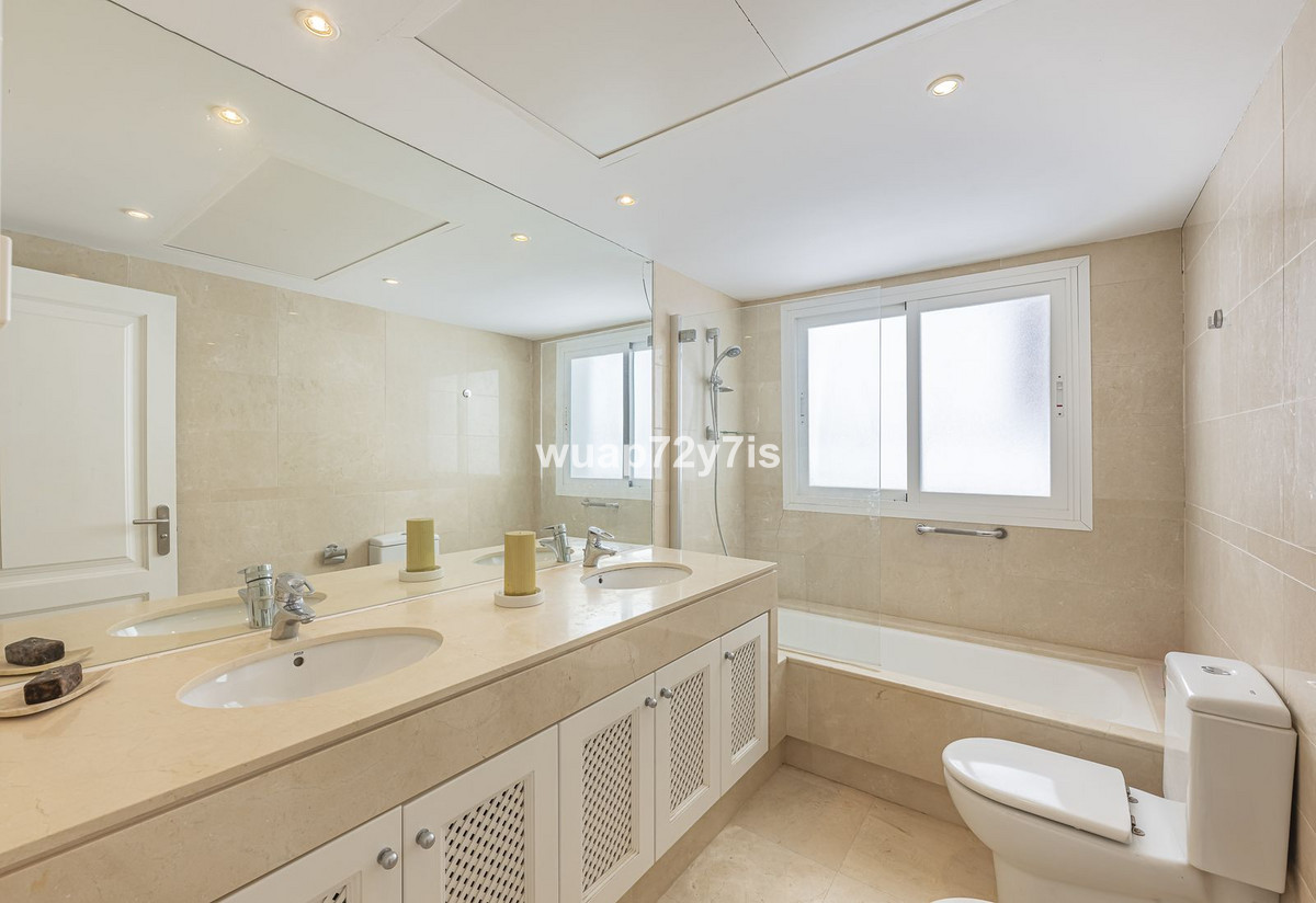 3 Bed Apartment for sale in Nueva Andalucía Costa Del Sol, Málaga, Spain