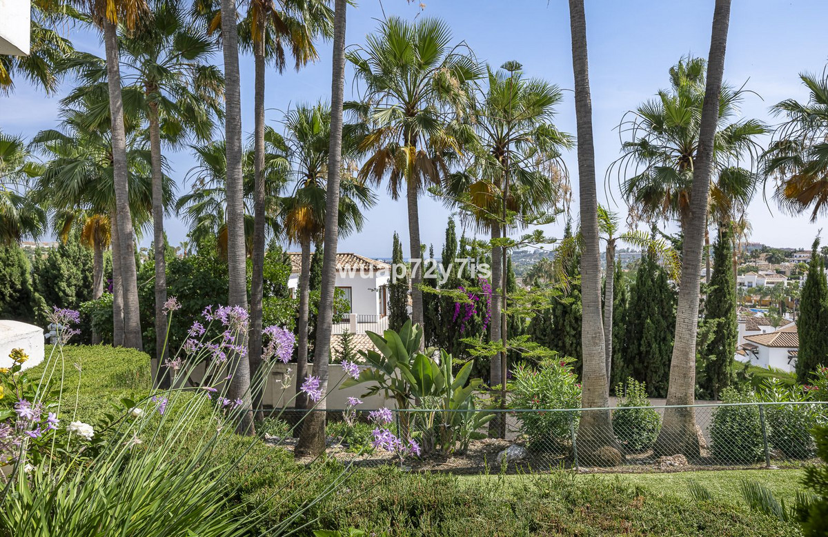 3 Bed Apartment for sale in Nueva Andalucía Costa Del Sol, Málaga, Spain