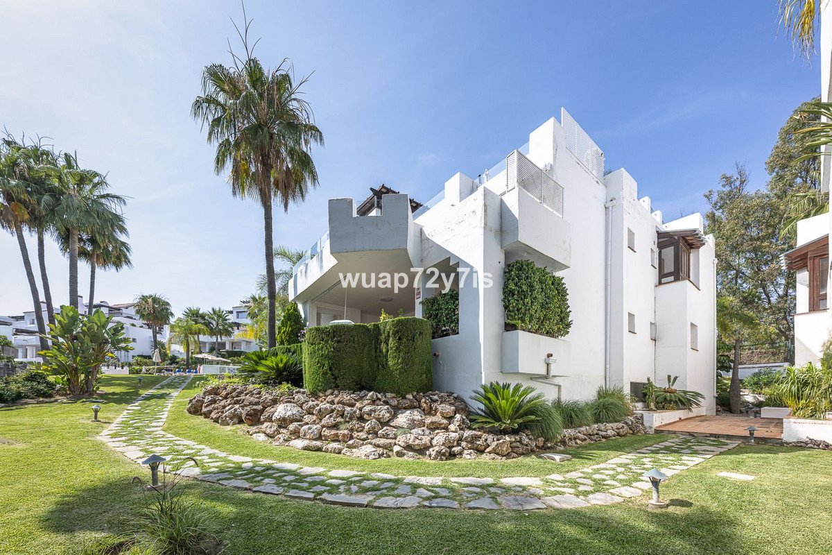 3 Bed Apartment for sale in Nueva Andalucía Costa Del Sol, Málaga, Spain