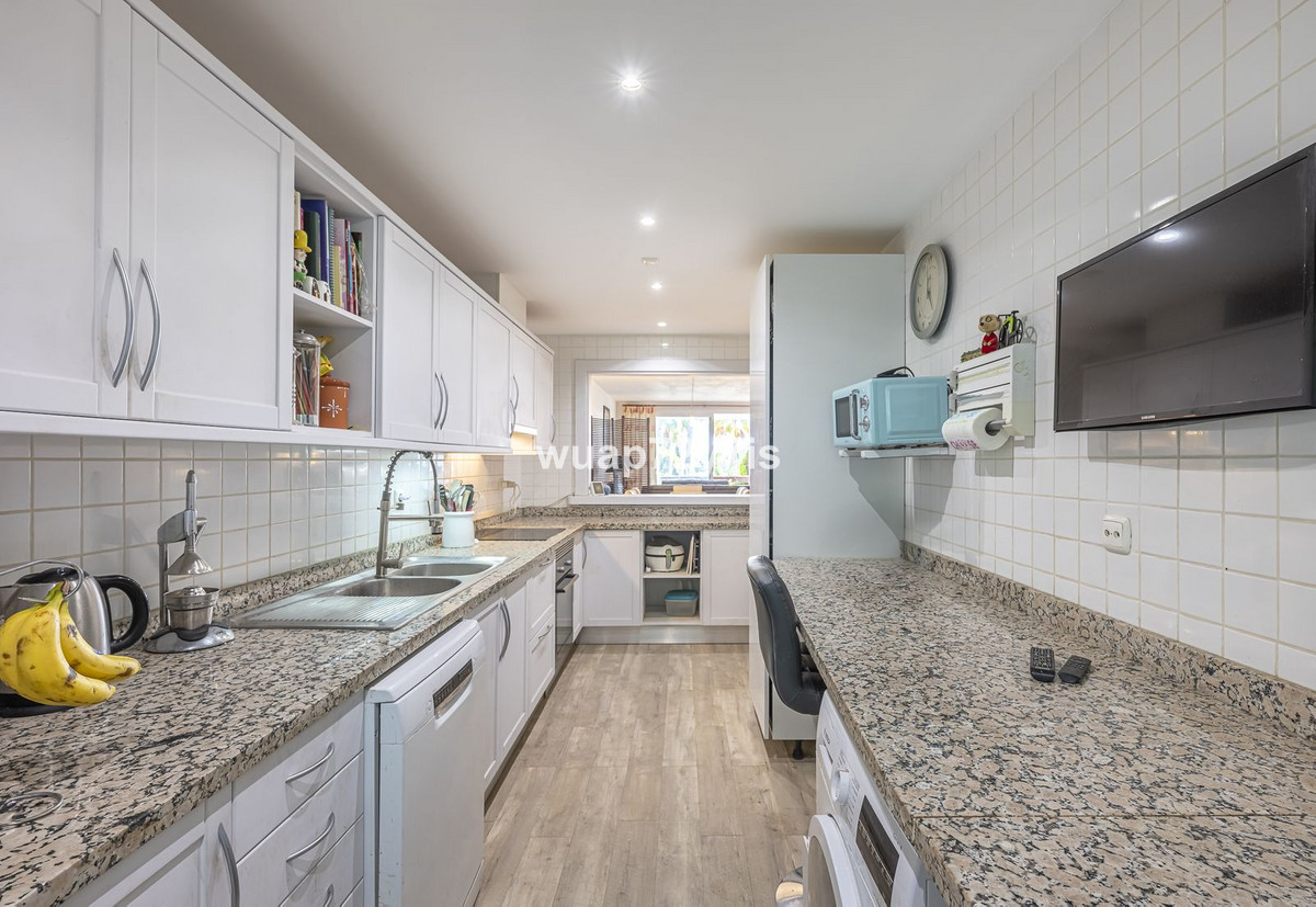 3 Bed Apartment for sale in Nueva Andalucía Costa Del Sol, Málaga, Spain
