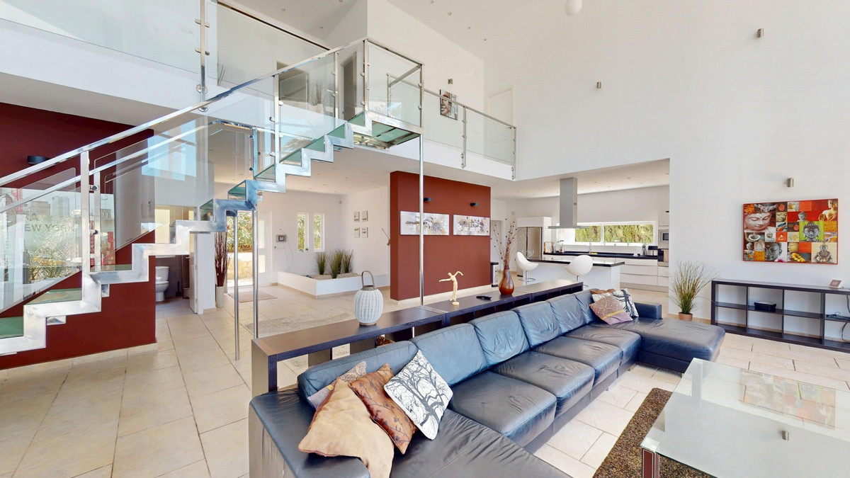 Se vende Villa - Chalet de 7 dormitorios en Costa Del Sol East, Málaga, España