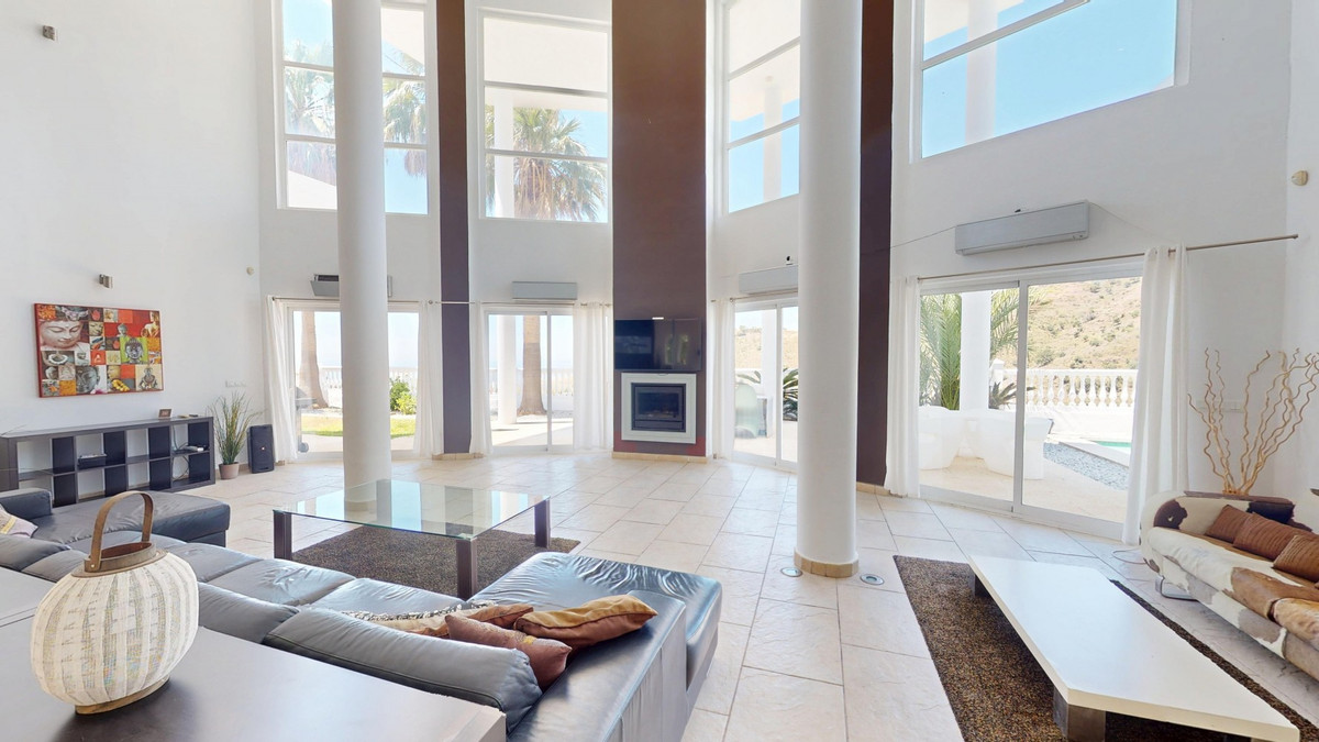 Se vende Villa - Chalet de 7 dormitorios en Costa Del Sol East, Málaga, España