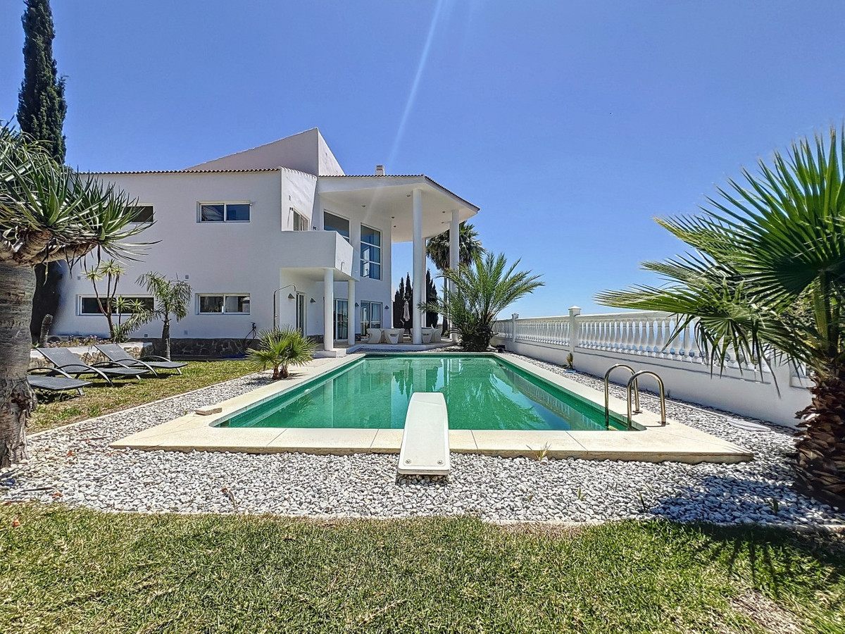 Se vende Villa - Chalet de 7 dormitorios en Costa Del Sol East, Málaga, España