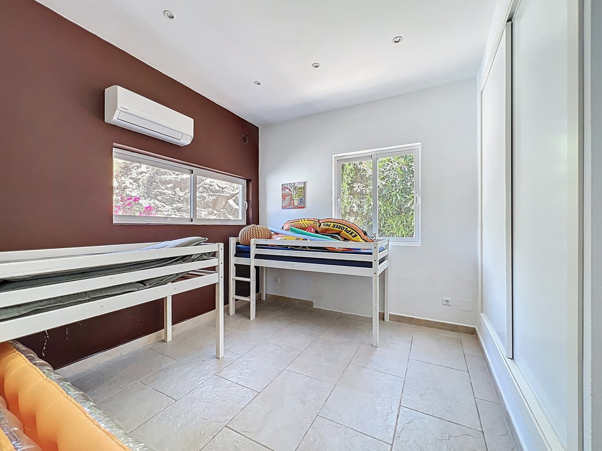 Se vende Villa - Chalet de 7 dormitorios en Costa Del Sol East, Málaga, España