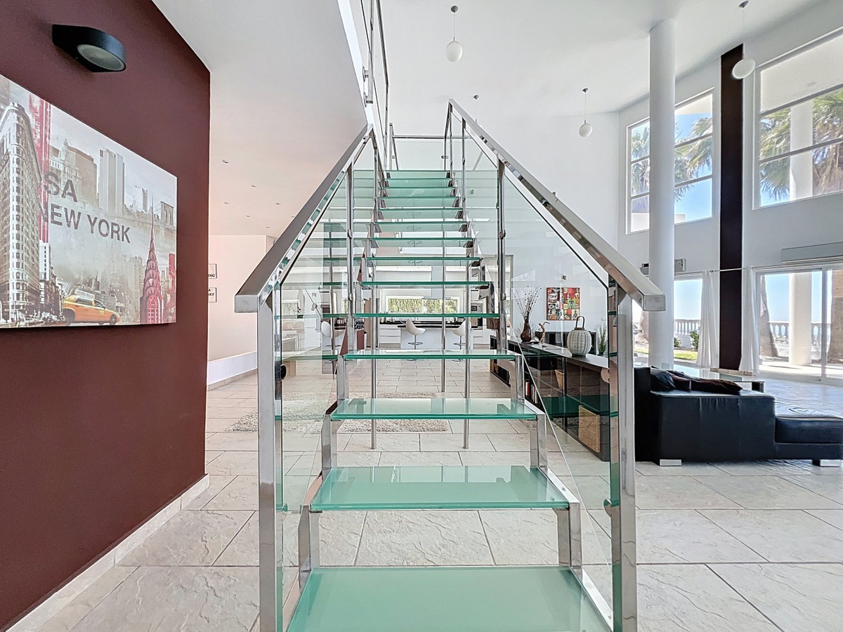 Se vende Villa - Chalet de 7 dormitorios en Costa Del Sol East, Málaga, España