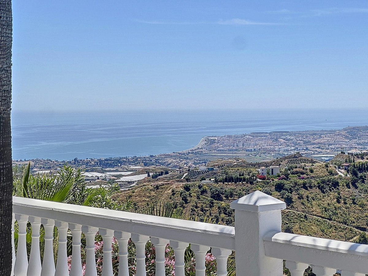 Se vende Villa - Chalet de 7 dormitorios en Costa Del Sol East, Málaga, España