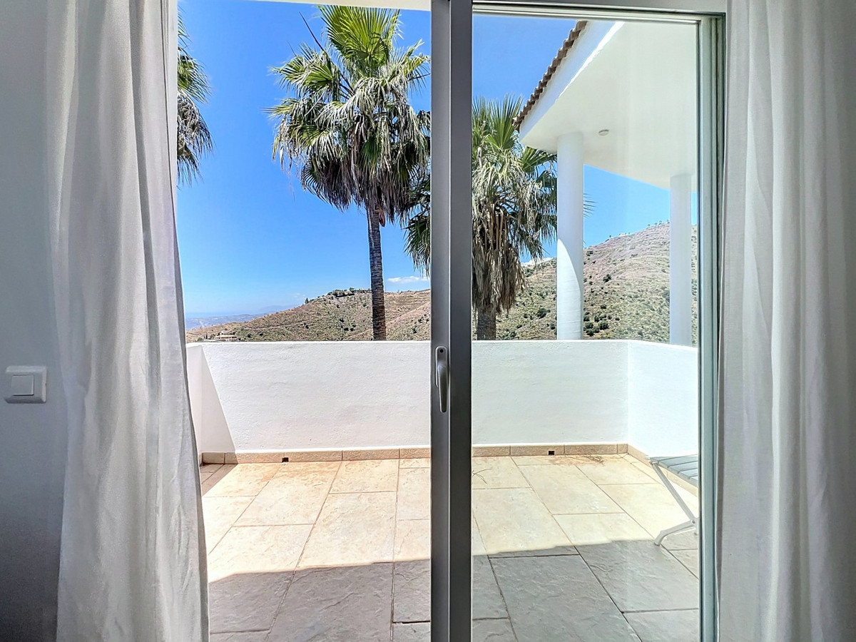 Se vende Villa - Chalet de 7 dormitorios en Costa Del Sol East, Málaga, España