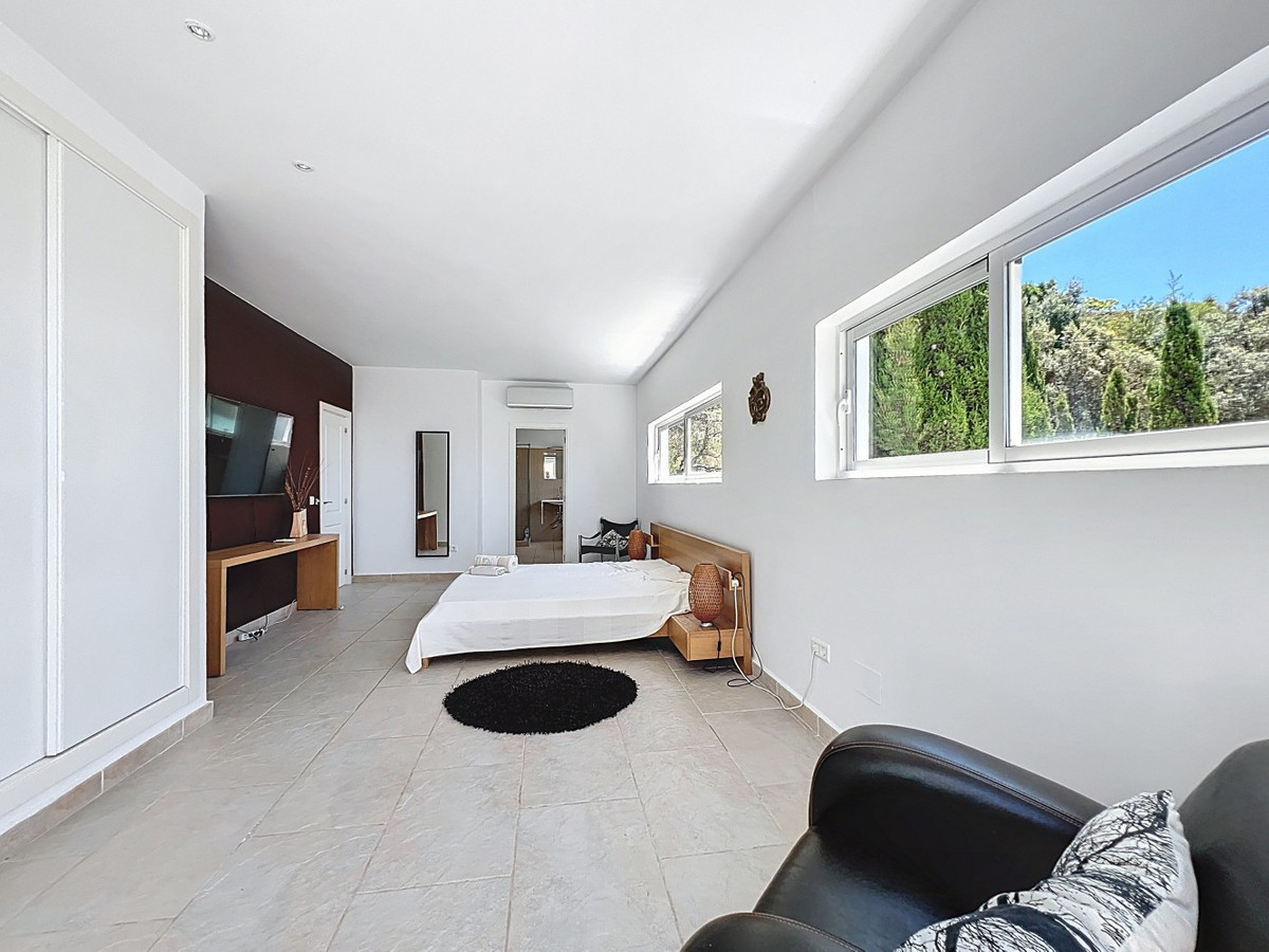 Se vende Villa - Chalet de 7 dormitorios en Costa Del Sol East, Málaga, España