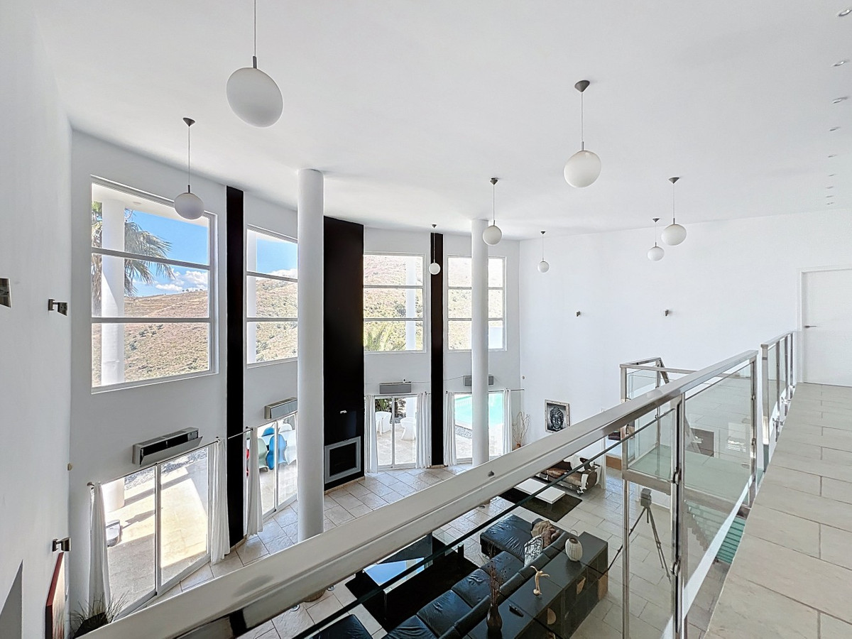 Se vende Villa - Chalet de 7 dormitorios en Costa Del Sol East, Málaga, España