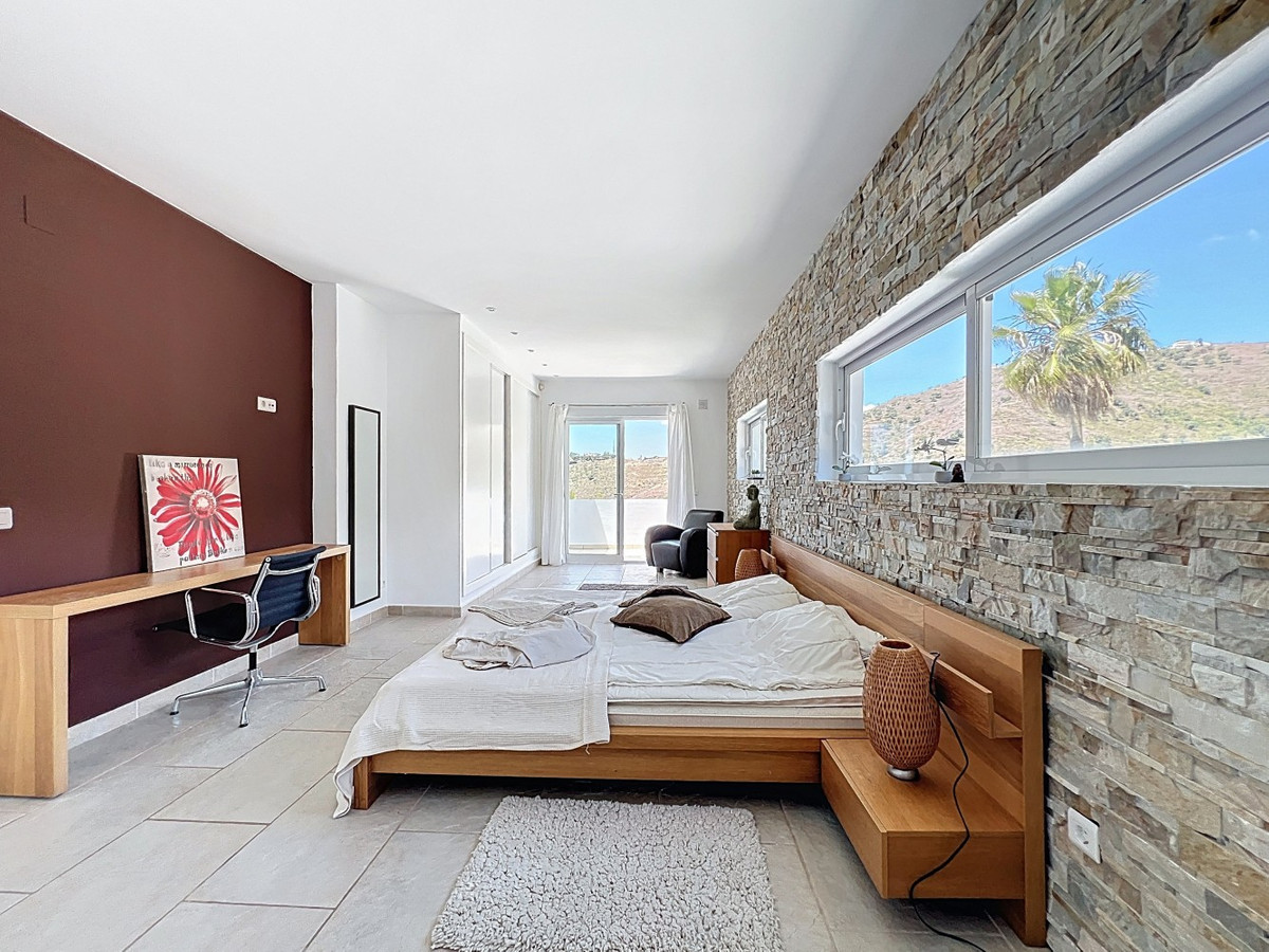Se vende Villa - Chalet de 7 dormitorios en Costa Del Sol East, Málaga, España