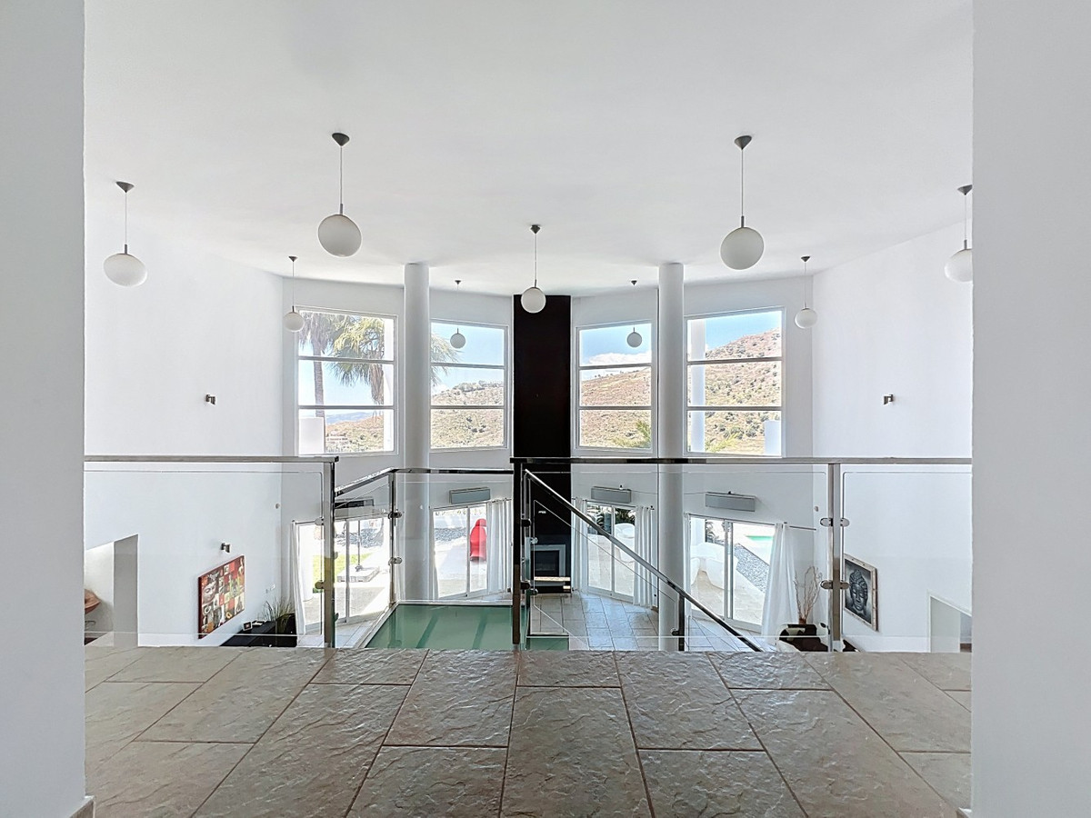 Se vende Villa - Chalet de 7 dormitorios en Costa Del Sol East, Málaga, España