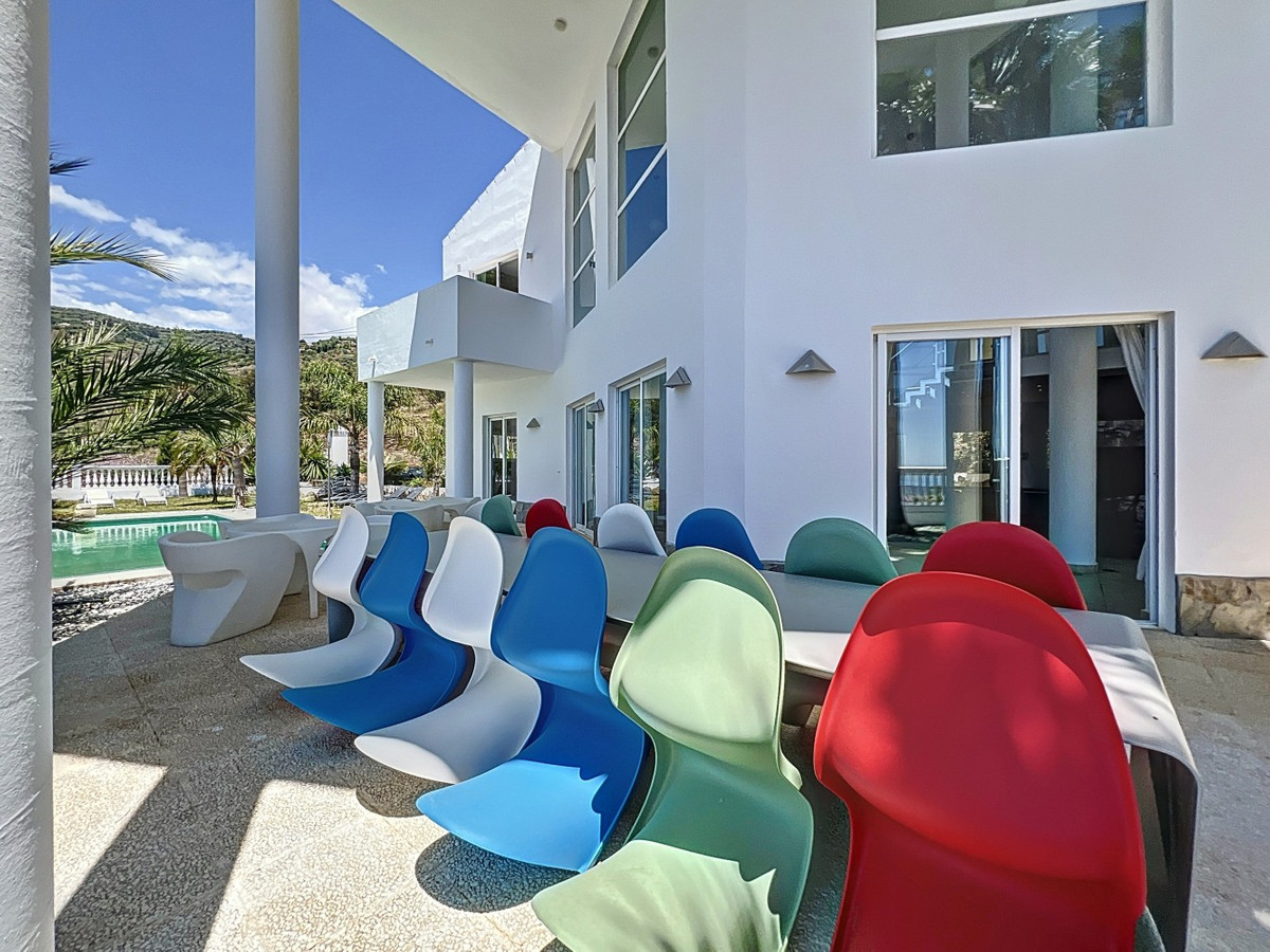 Se vende Villa - Chalet de 7 dormitorios en Costa Del Sol East, Málaga, España