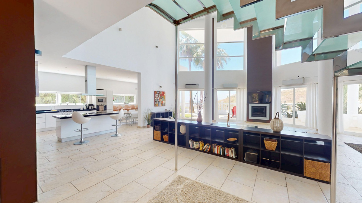 Se vende Villa - Chalet de 7 dormitorios en Costa Del Sol East, Málaga, España