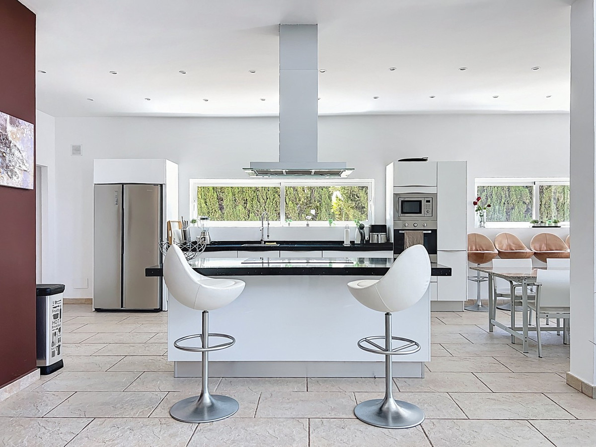 Se vende Villa - Chalet de 7 dormitorios en Costa Del Sol East, Málaga, España