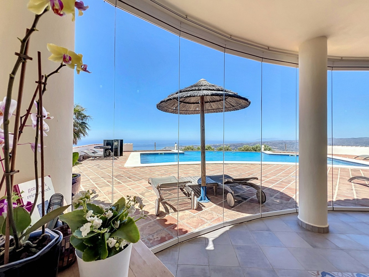 Se vende Villa - Chalet de 6 dormitorios en Costa Del Sol East, Málaga, España