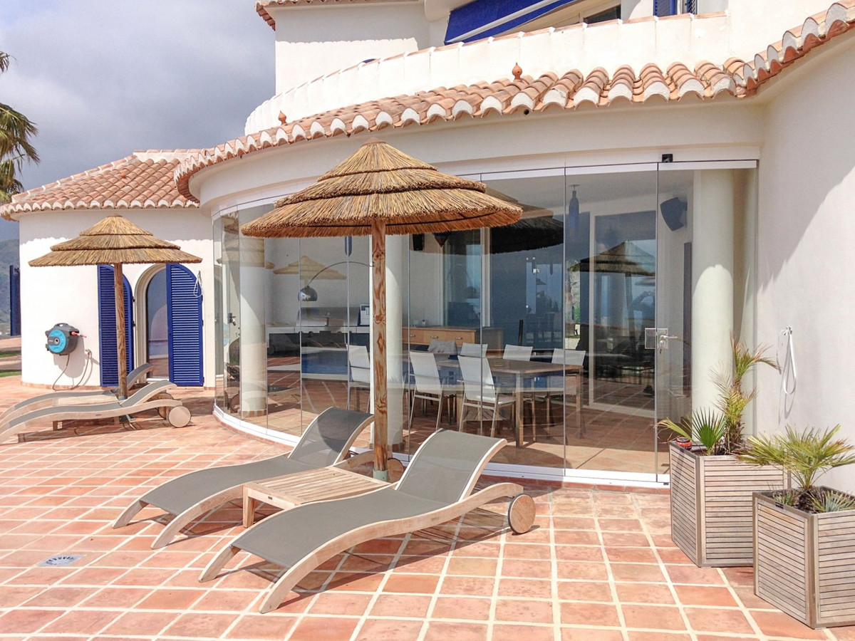 Se vende Villa - Chalet de 6 dormitorios en Costa Del Sol East, Málaga, España