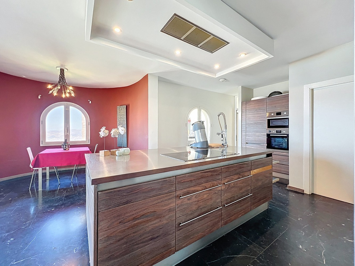 Se vende Villa - Chalet de 6 dormitorios en Costa Del Sol East, Málaga, España