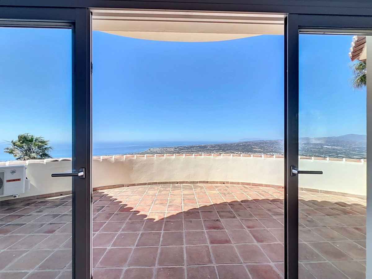 Se vende Villa - Chalet de 6 dormitorios en Costa Del Sol East, Málaga, España