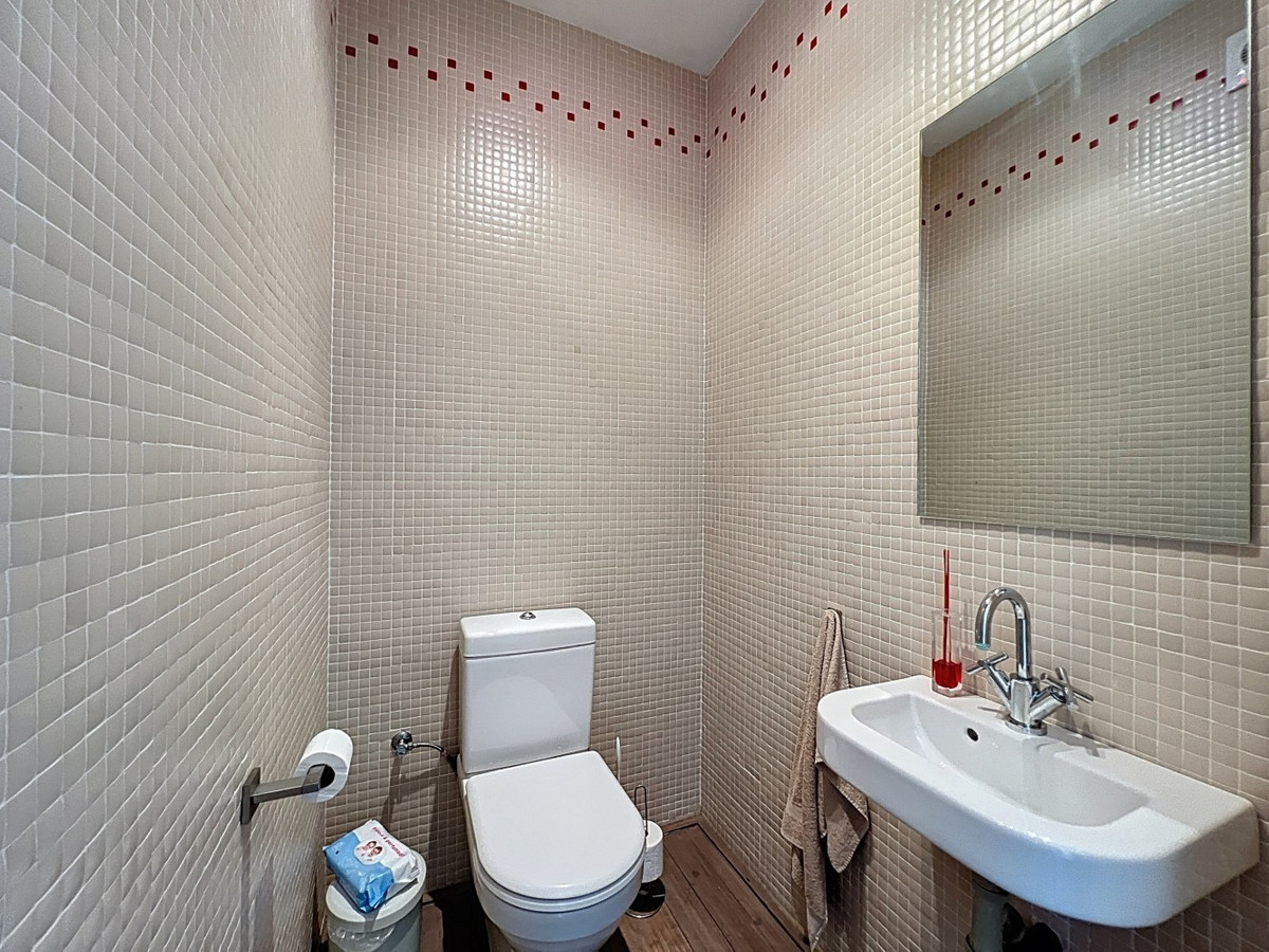 Se vende Villa - Chalet de 6 dormitorios en Costa Del Sol East, Málaga, España
