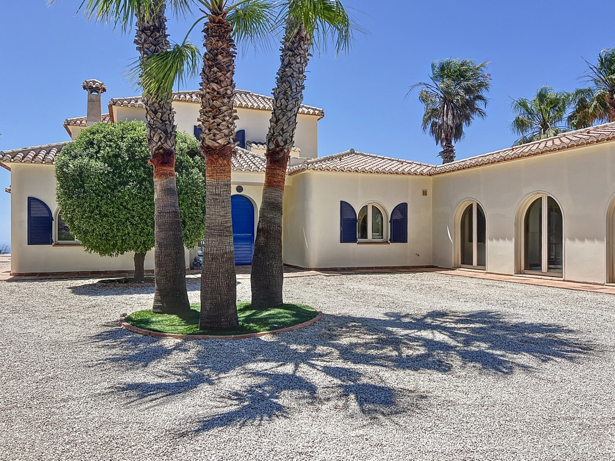 Se vende Villa - Chalet de 6 dormitorios en Costa Del Sol East, Málaga, España