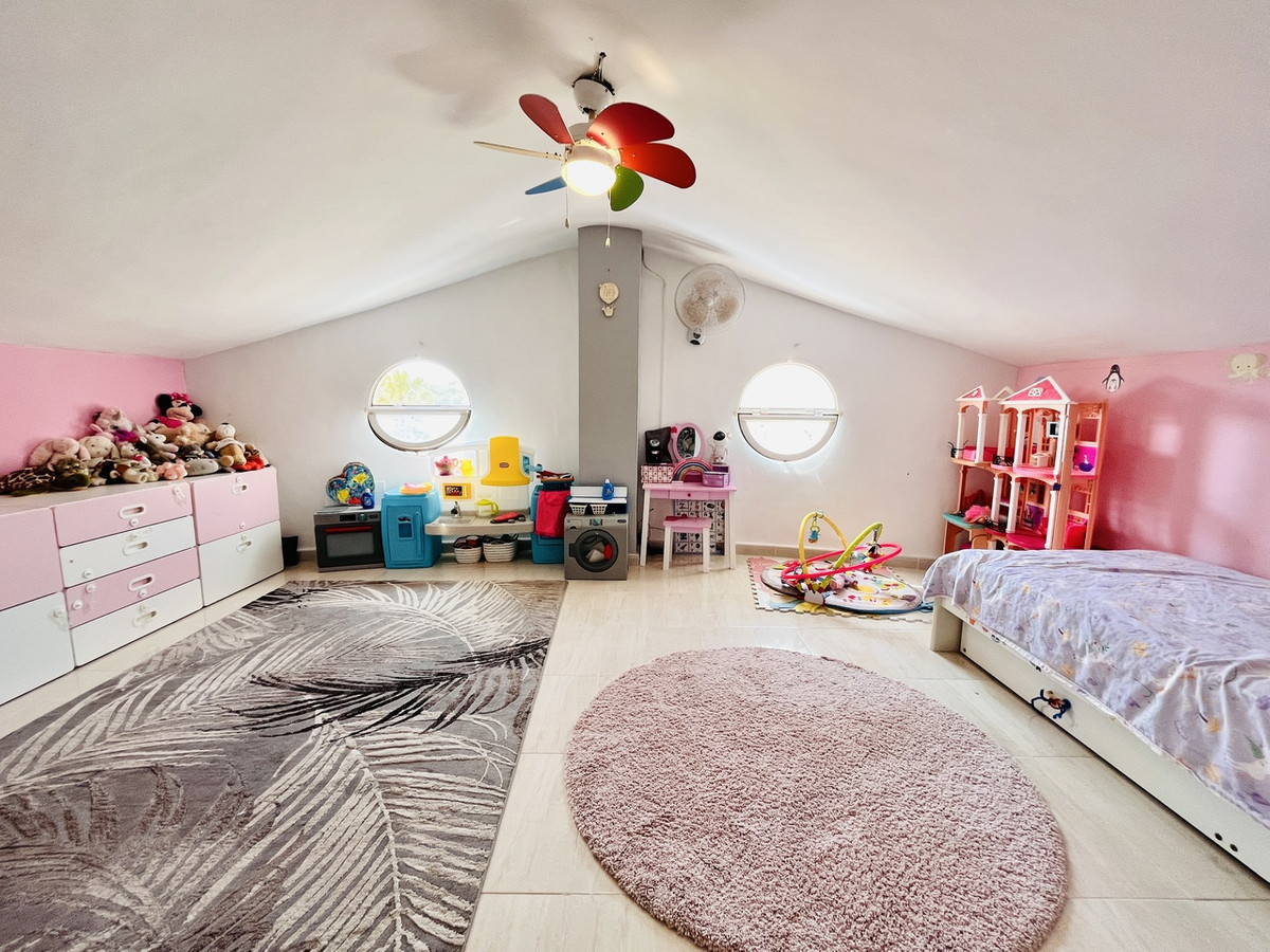 5 Bed Townhouse for sale in San Miguel De Salinas Costa Blanca, Alicante, Spain