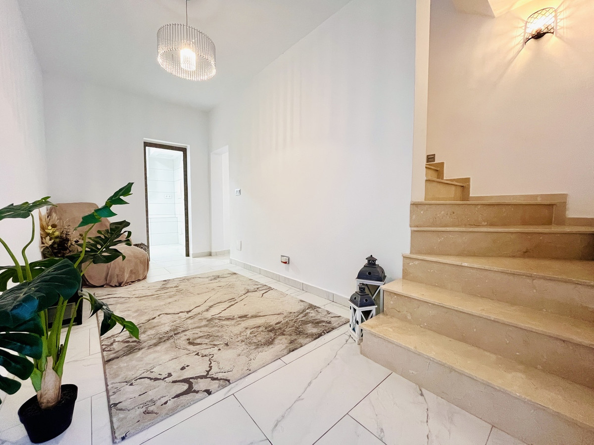 5 Bed Townhouse for sale in San Miguel De Salinas Costa Blanca, Alicante, Spain
