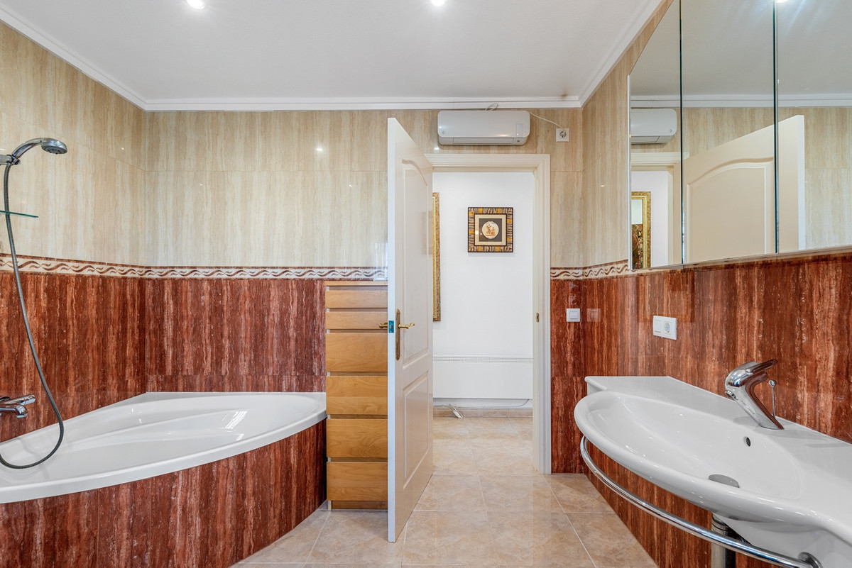 7 Bed Townhouse for sale in Ciudad Quesada Costa Blanca, Alicante, Spain