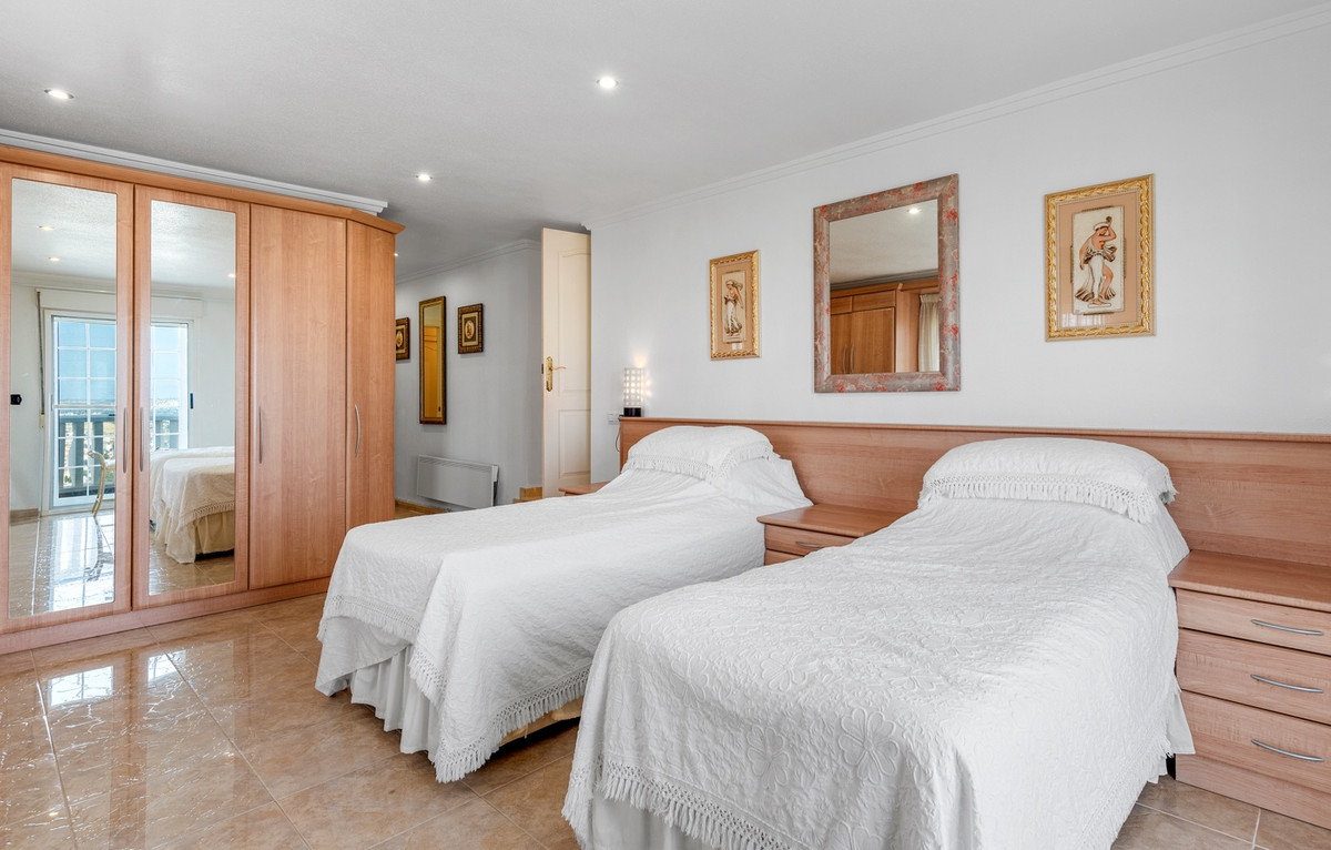 7 Bed Townhouse for sale in Ciudad Quesada Costa Blanca, Alicante, Spain