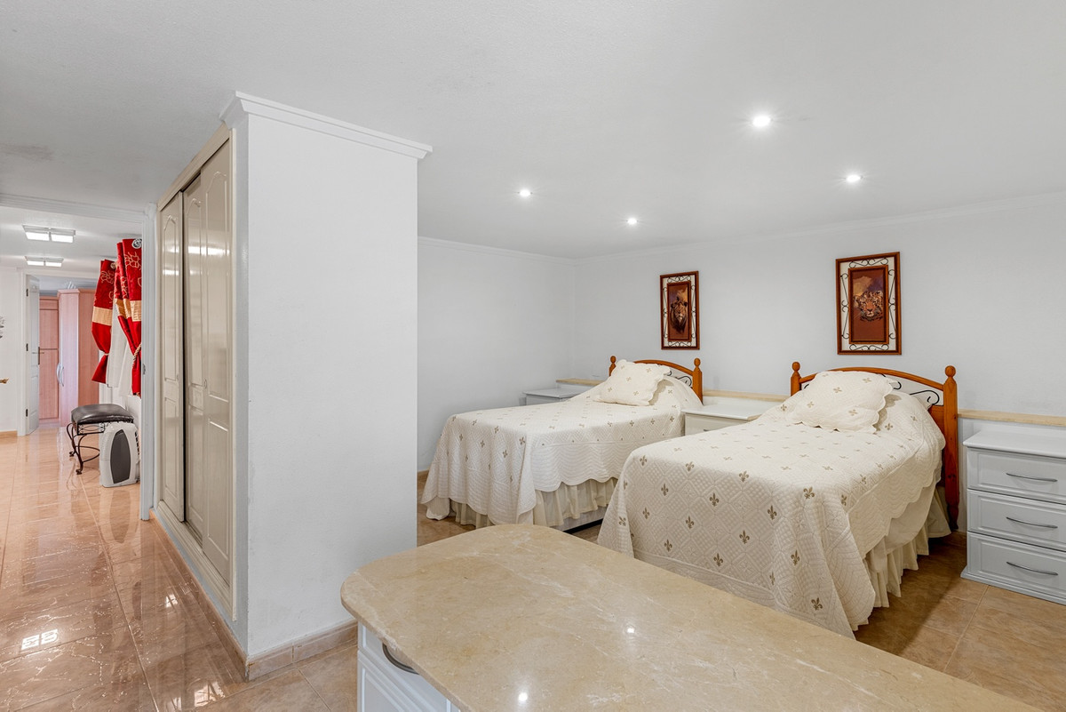 7 Bed Townhouse for sale in Ciudad Quesada Costa Blanca, Alicante, Spain