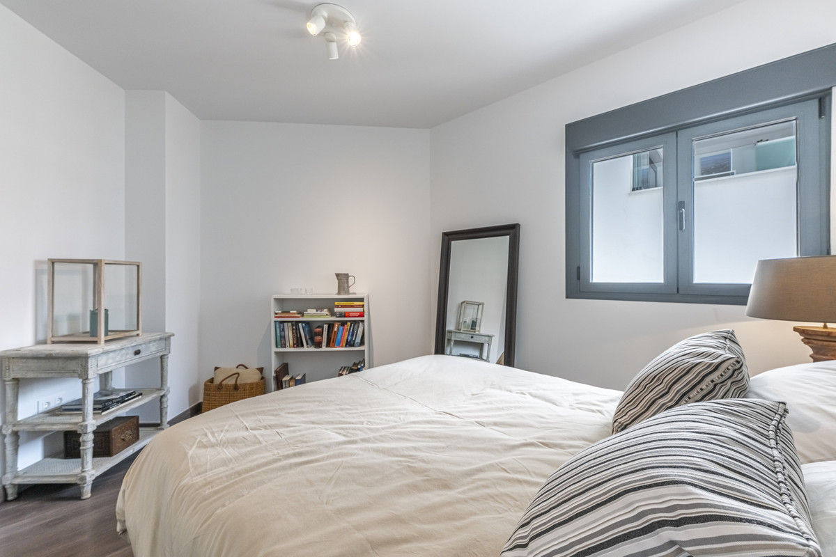 2 Bed Apartment for sale in Estepona Costa Del Sol, Málaga, Spain
