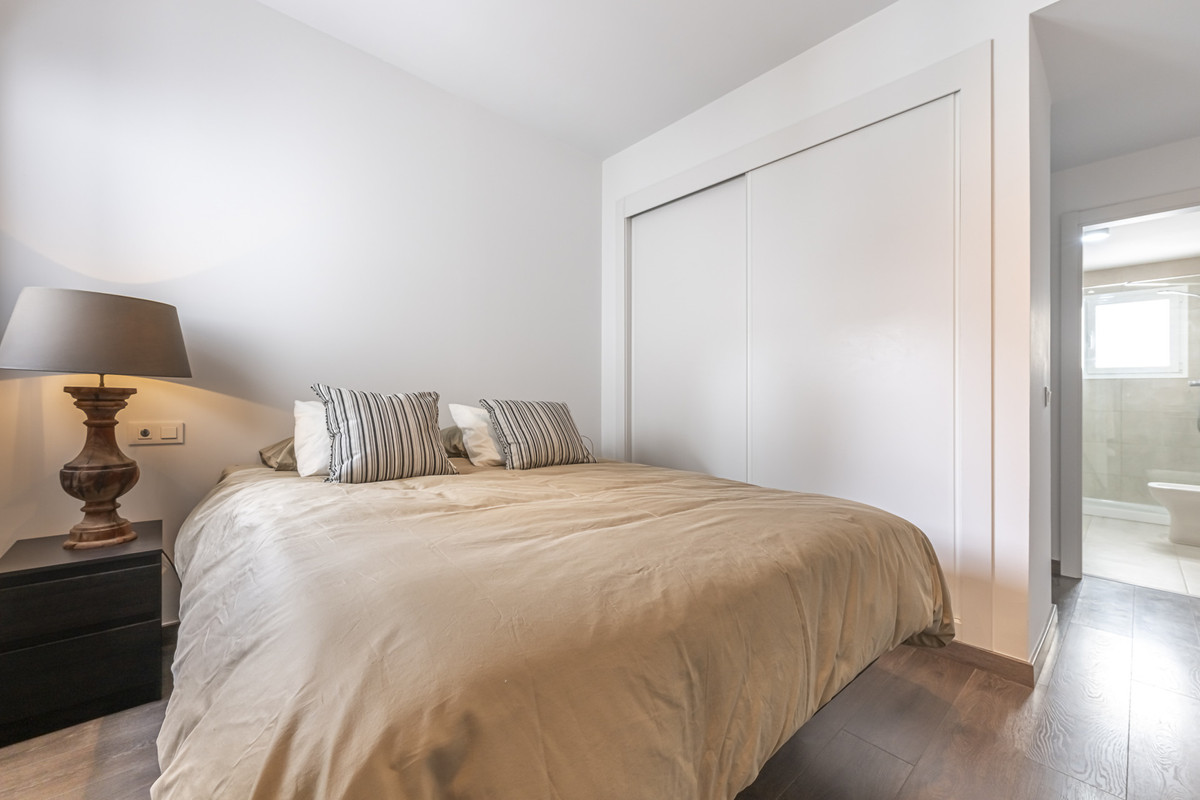 2 Bed Apartment for sale in Estepona Costa Del Sol, Málaga, Spain