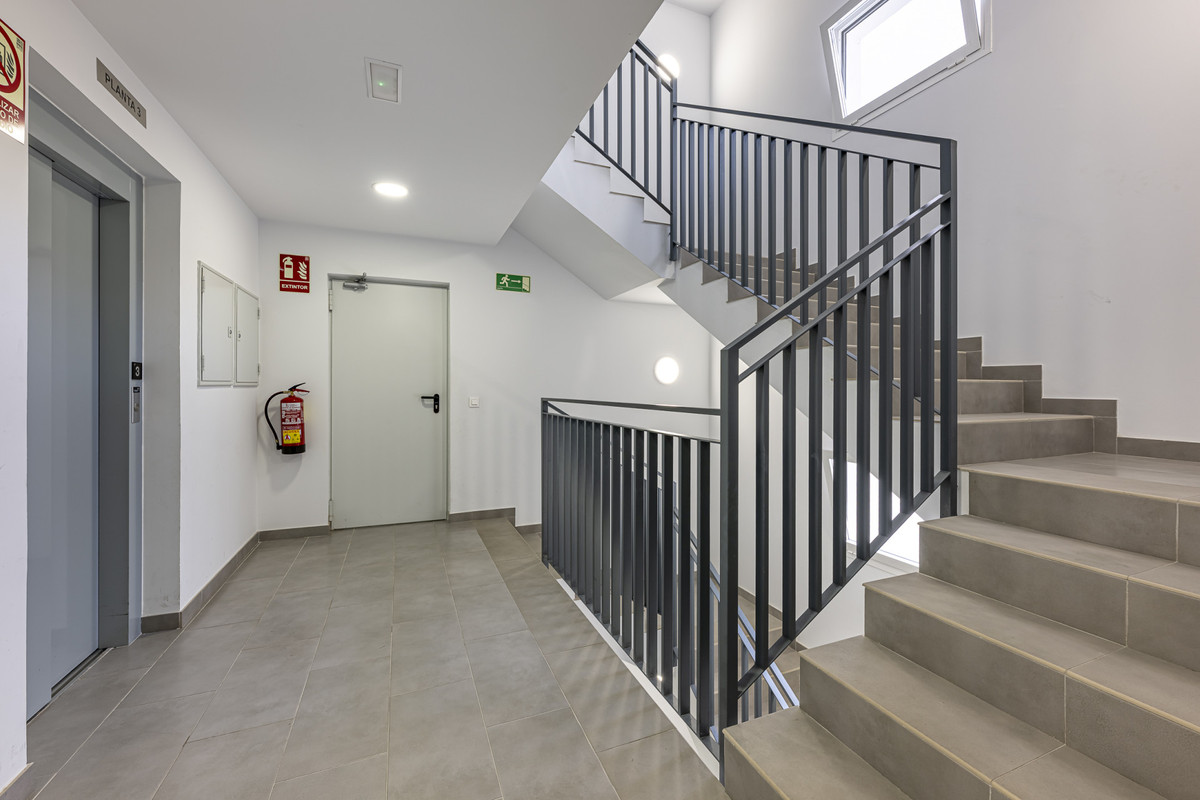 2 Bed Apartment for sale in Estepona Costa Del Sol, Málaga, Spain